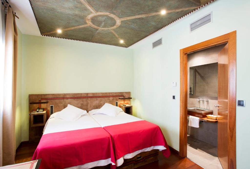 Hotel Posada De La Luna, Huesca – Updated 2023 Prices