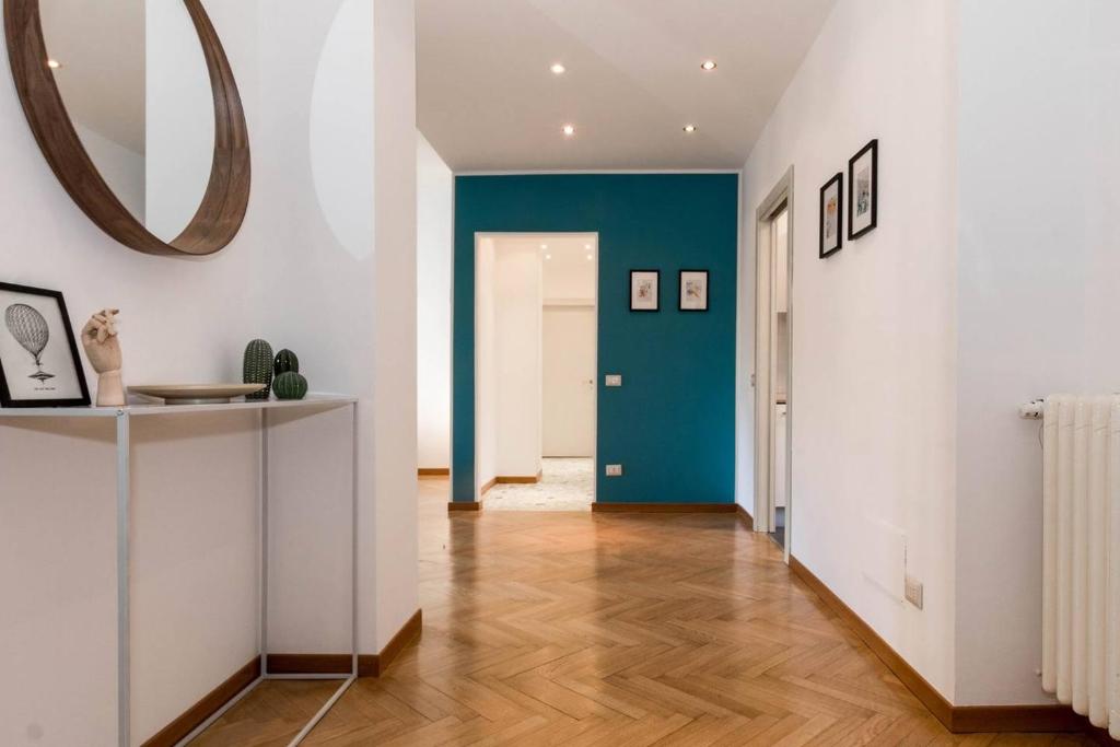 Zdjęcie z galerii obiektu JOIVY Lovely Family Apt for 7 near San Lorenzo Columns w Mediolanie