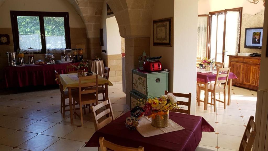 Restauracja lub miejsce do jedzenia w obiekcie B&B Villa Anastasia Club