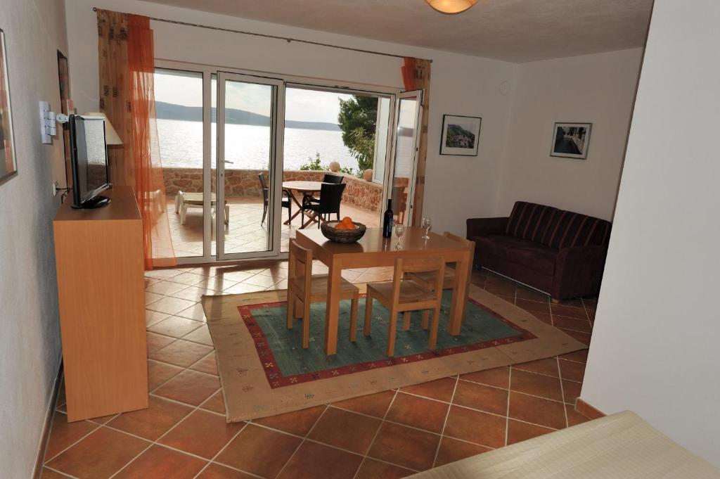 Posedenie v ubytovaní Nautilus-Bay Apartments - Seaview Apartments 210, 211 - Villa Gorma