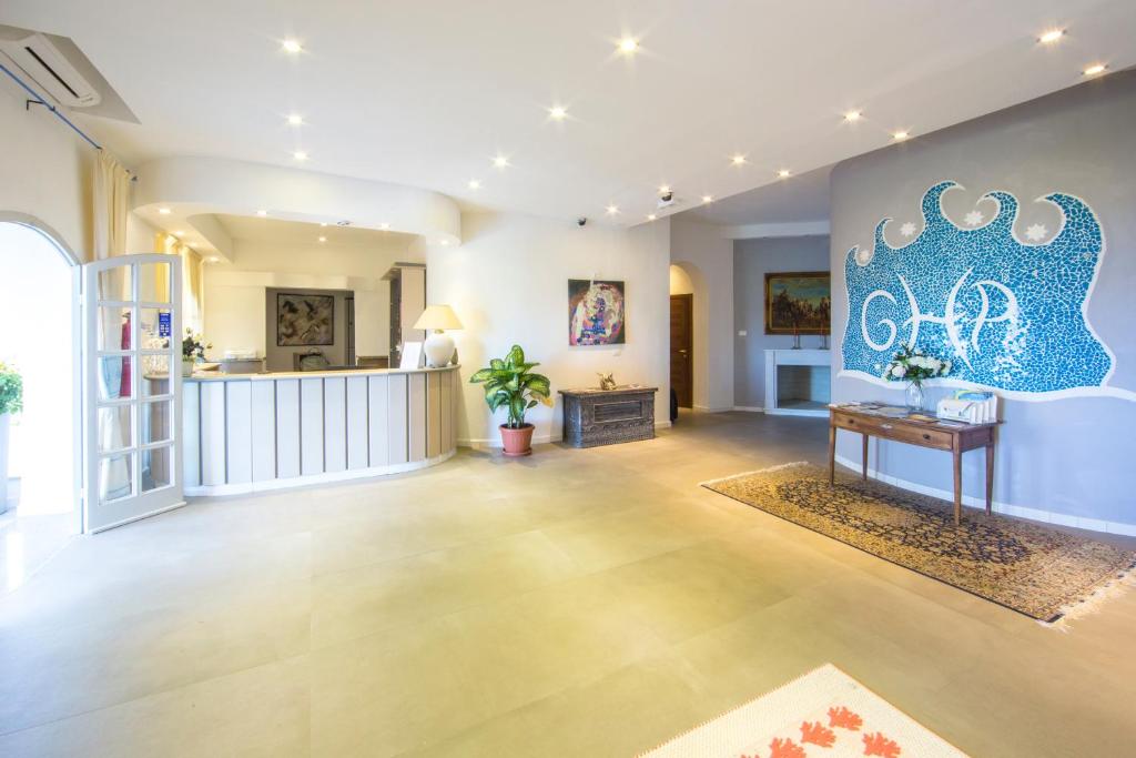 Fotografie z fotogalerie ubytování Grand Hotel Palau v Palau