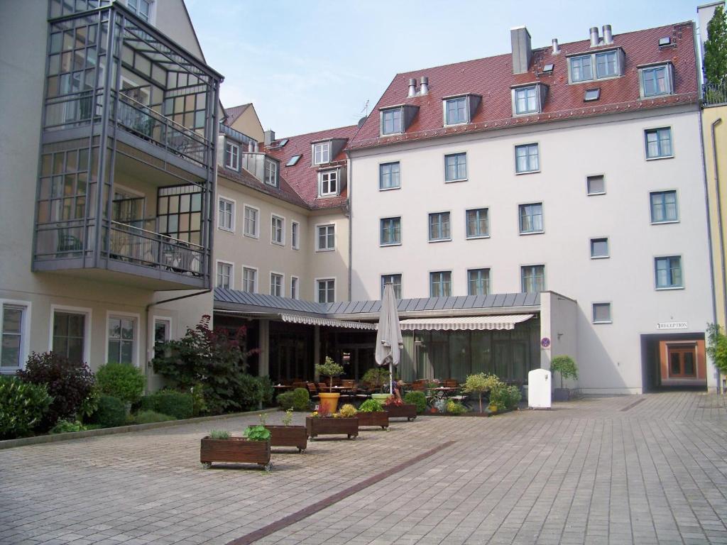 Budova, kde se hotel nachází