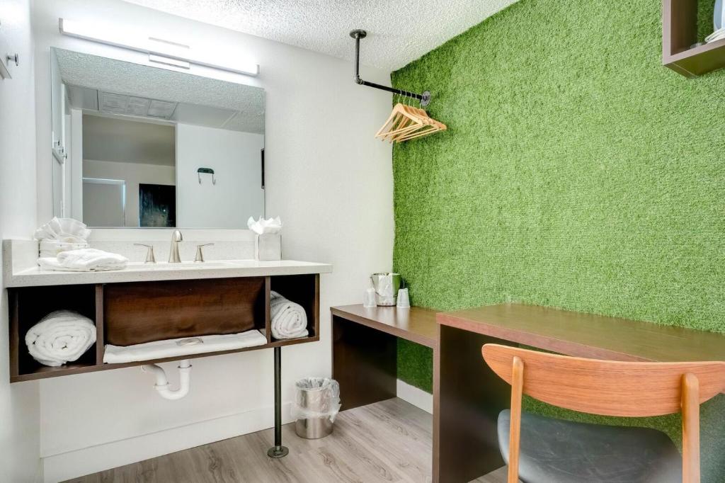 Downtowner Boutique Hotel - Fairway Queen