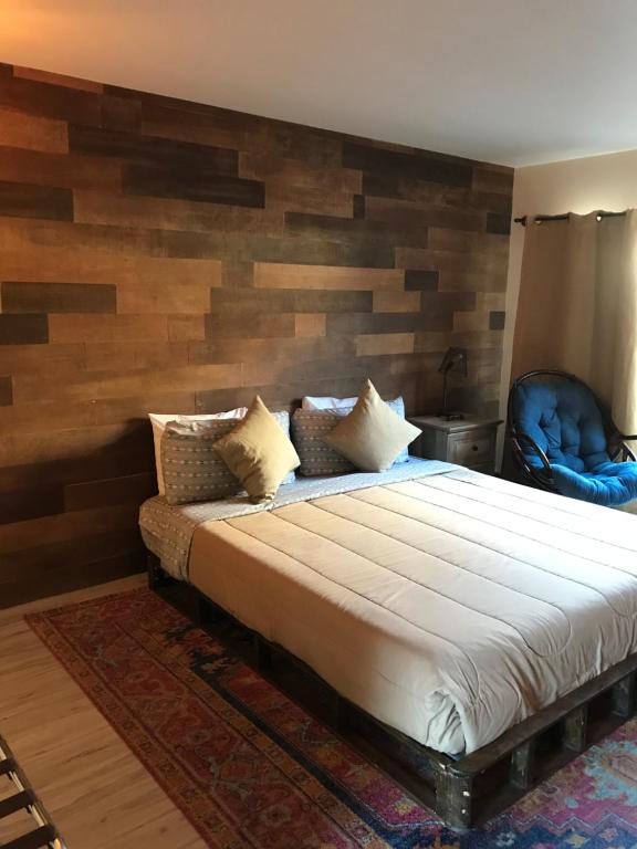 Postel nebo postele na pokoji v ubytování Delos Reyes Palm Springs