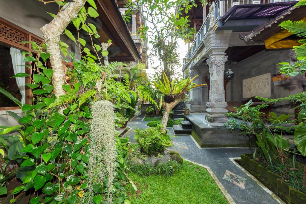 Zahrada ubytování Bali Moon Guest House