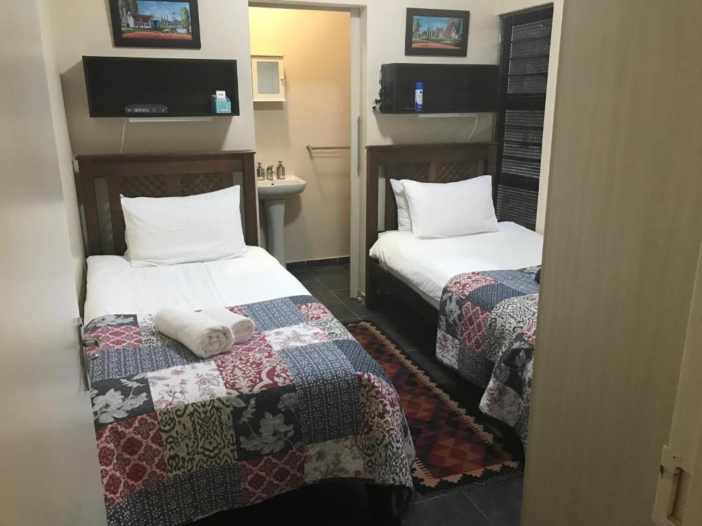 A Little Guesthouse - Standard Twin Room