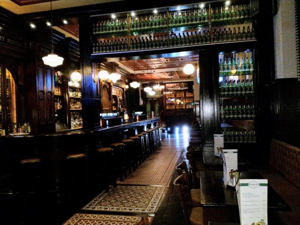 Thirteen On The Green - Eyre Square - Resim 33