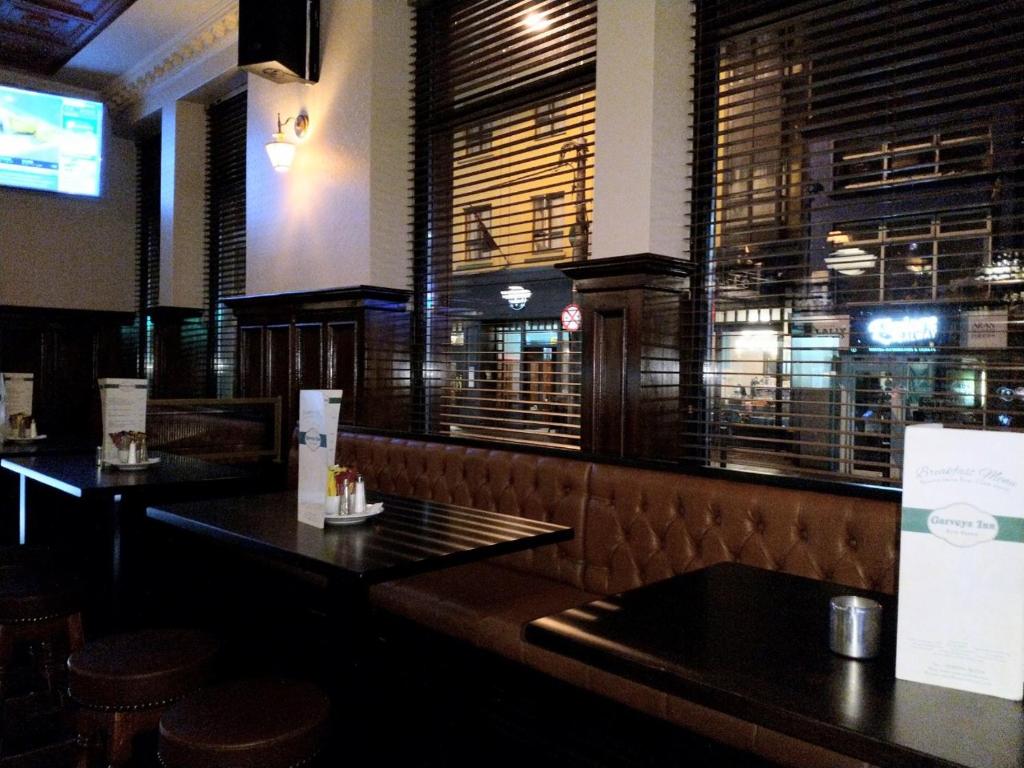 Thirteen On The Green - Eyre Square - Resim 31