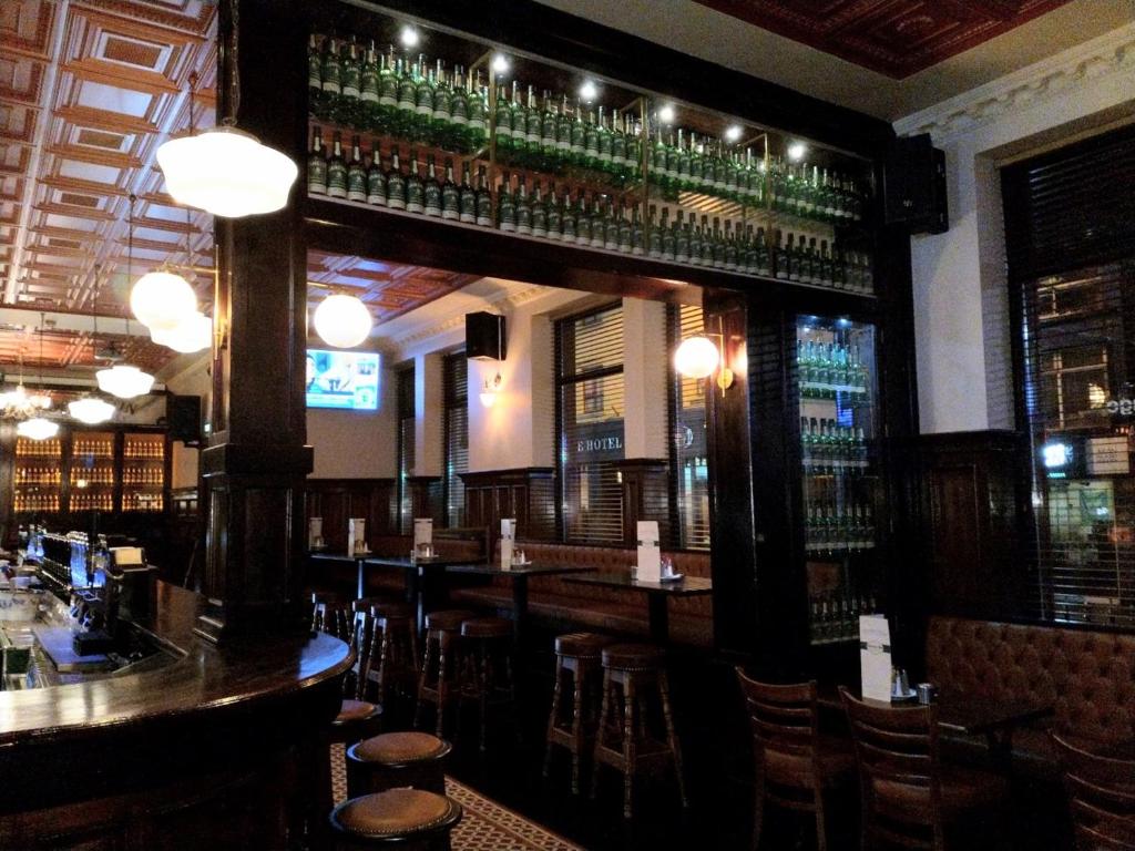 Thirteen On The Green - Eyre Square - Resim 32