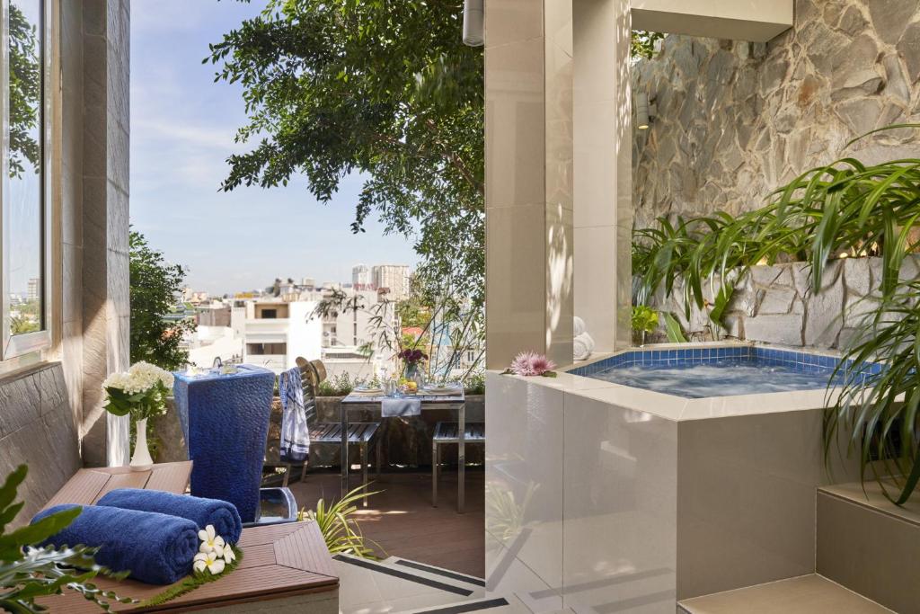 Suite Có Vườn Nhìn Ra Đồi - Bao Gồm Spa