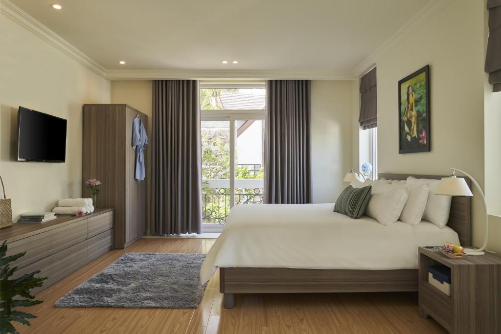 Suite Royal 2 Phòng Ngủ Nhìn Ra Đồi