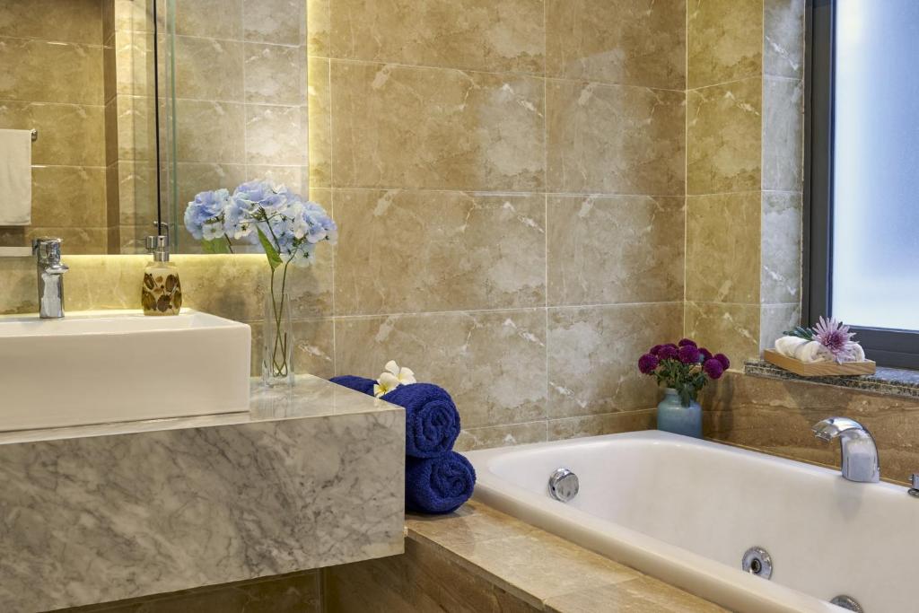 Suite Royal Nhìn Ra Đồi