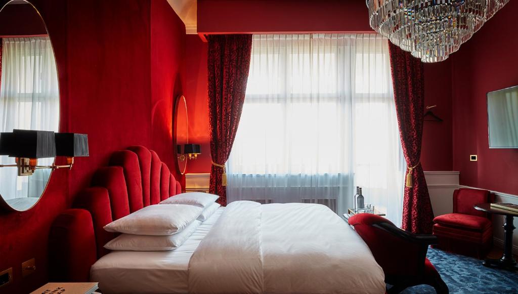 Provocateur Berlin, part of Sircle Collection - Resim 26