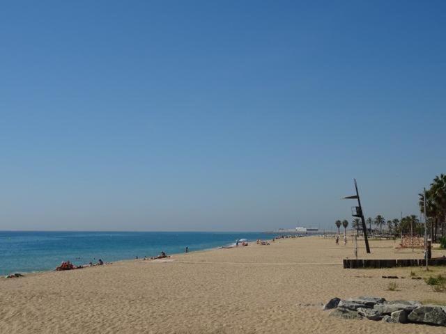 Duplex en frente de la playa al lado de Barcelona, Canet de ...