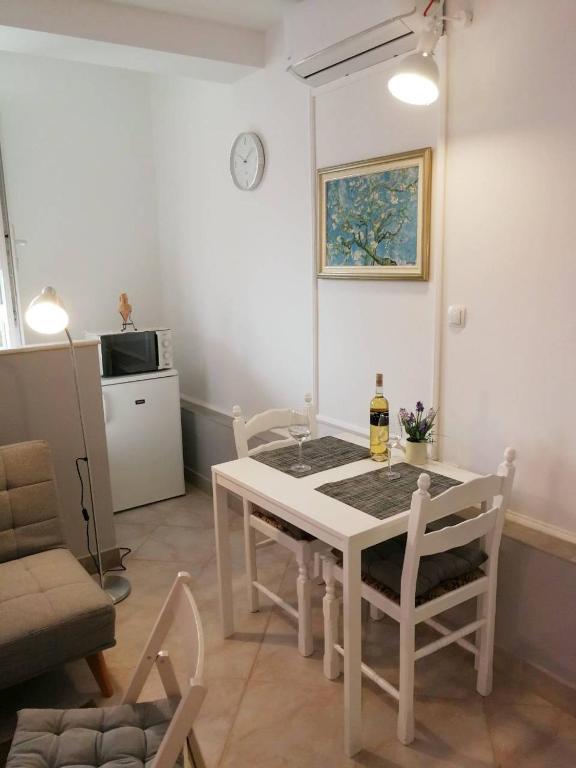 Kuchyň nebo kuchyňský kout v ubytování Apartman Unka