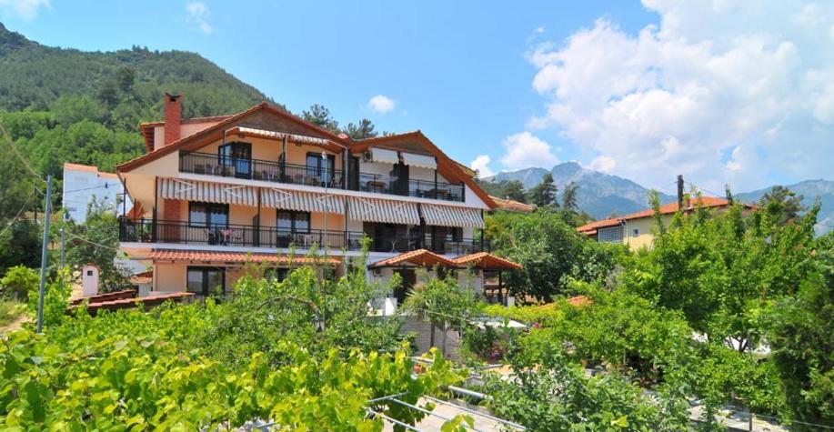 Photo de la galerie de l'établissement Studios Stefania, à Skala Potamias