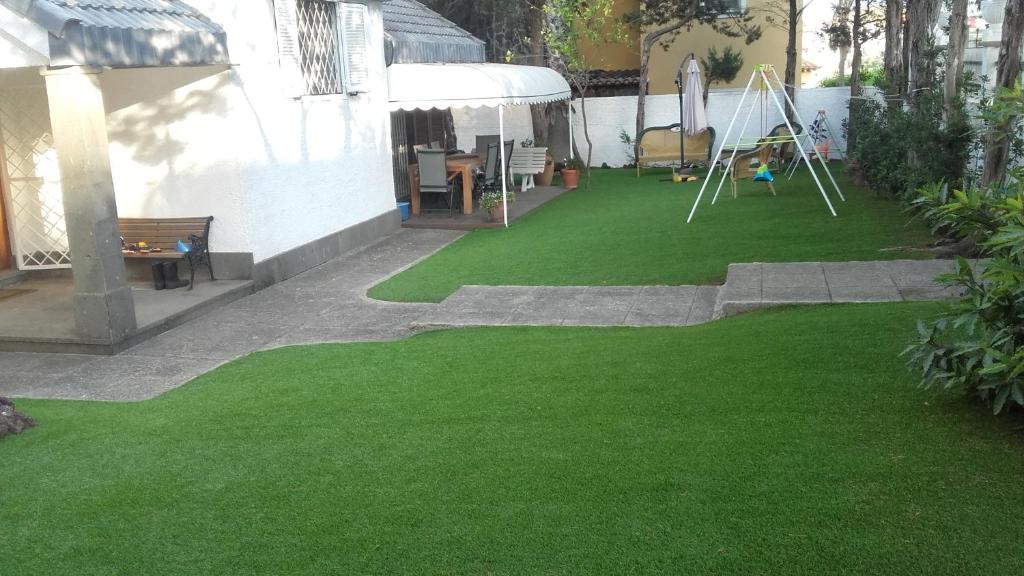 En have udenfor Casa Marta