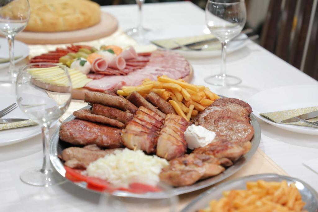 Hrana u hotelu ili u blizini