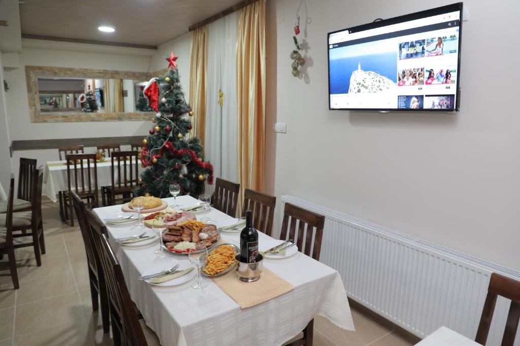 Hrana u hotelu ili u blizini