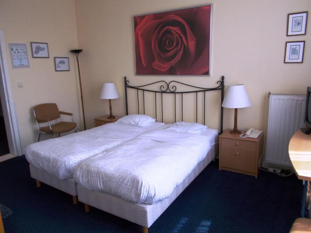 Een bed of bedden in een kamer bij Eurohotel