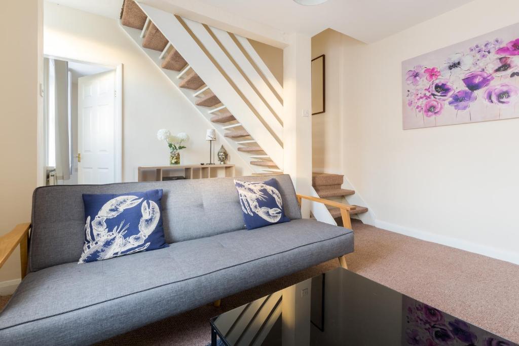 Well presented 2 bedroom house - sleeps four - Two-Bedroom House