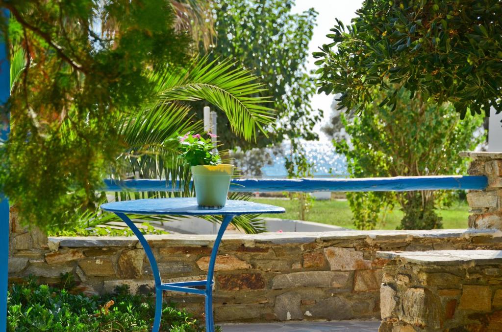 Vonkajšia záhrada v ubytovaní Sea View Apartments & Studios