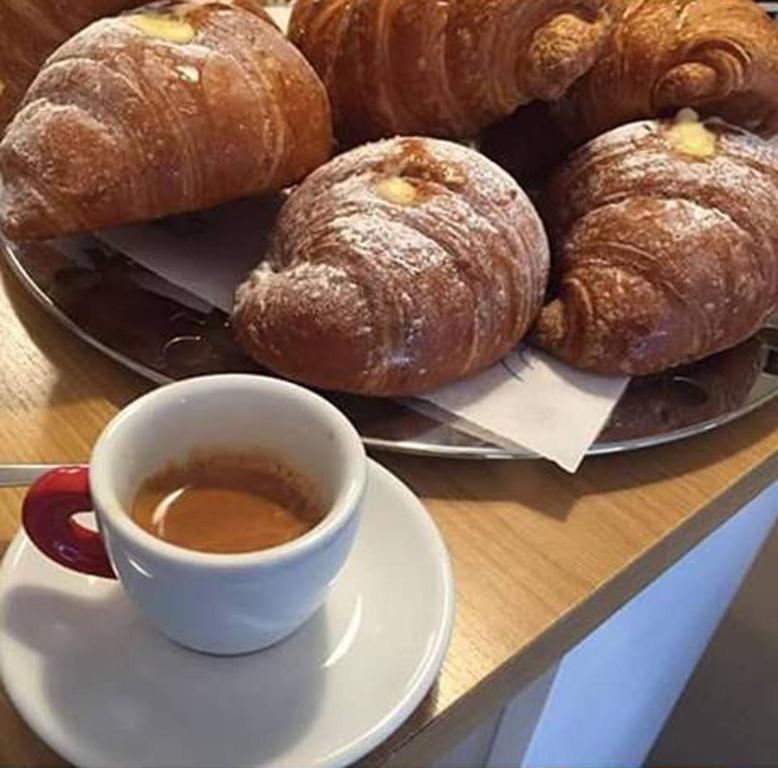 Jídlo v aparthotelu nebo okolí