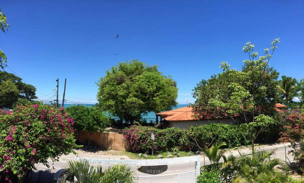 Un jardín fuera de Acuarela Hostal