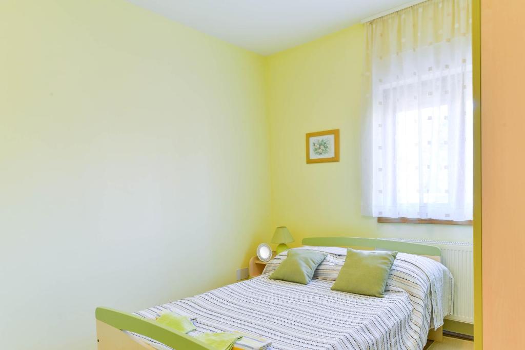 Posteľ alebo postele v izbe v ubytovaní VILLA NIKO with private swimming pool