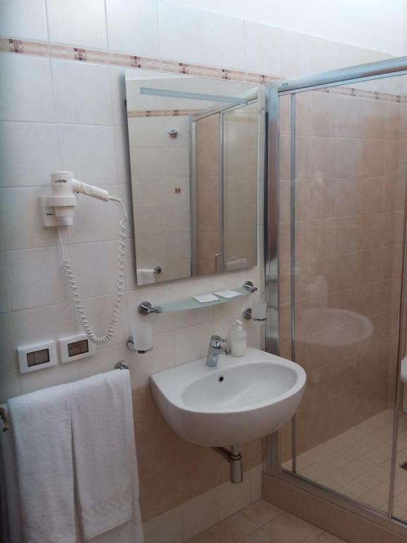 Koupelna v ubytování Albergo Nyers