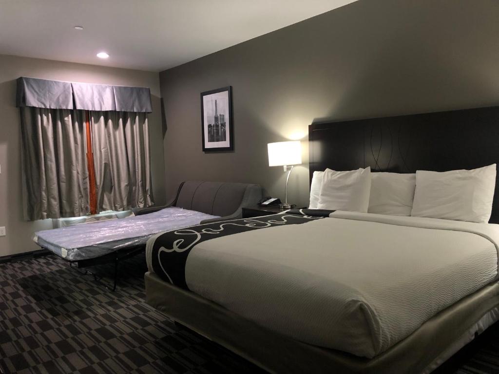Catoosa Inn & Suites photo
