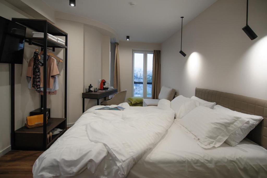 B4B Athens 365 - Resim 36