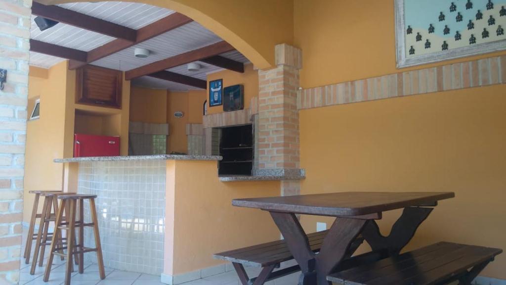  Casa de alto padrão a 150m da praia