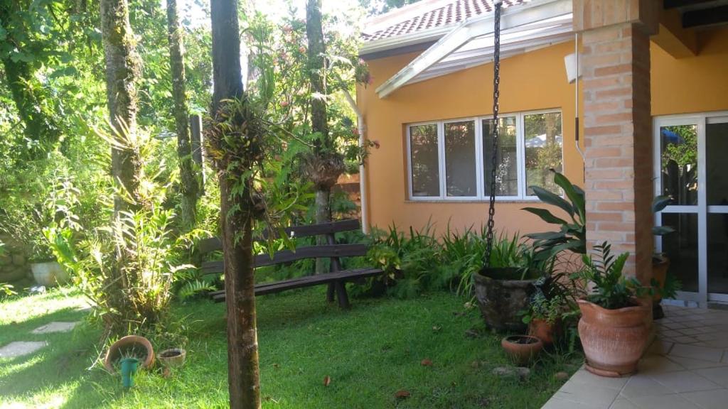  Casa de alto padrão a 150m da praia
