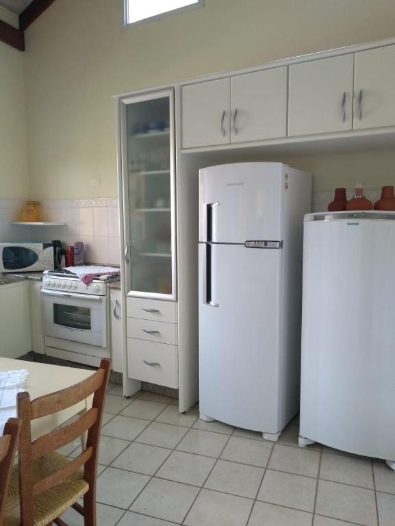  Casa de alto padrão a 150m da praia