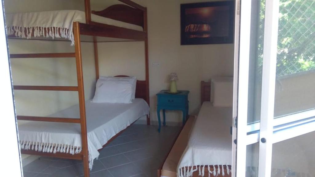  Casa de alto padrão a 150m da praia