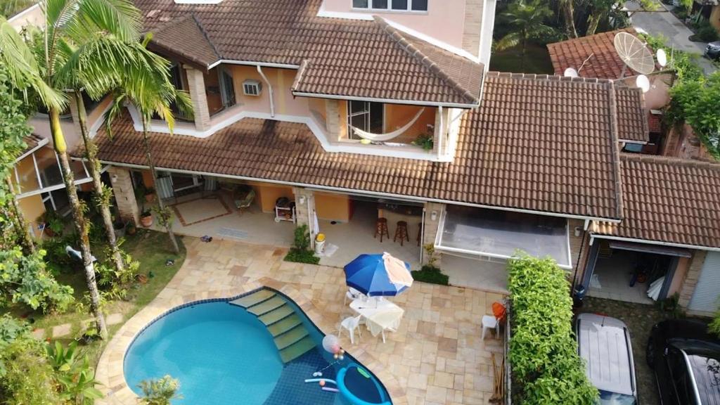  Casa de alto padrão a 150m da praia