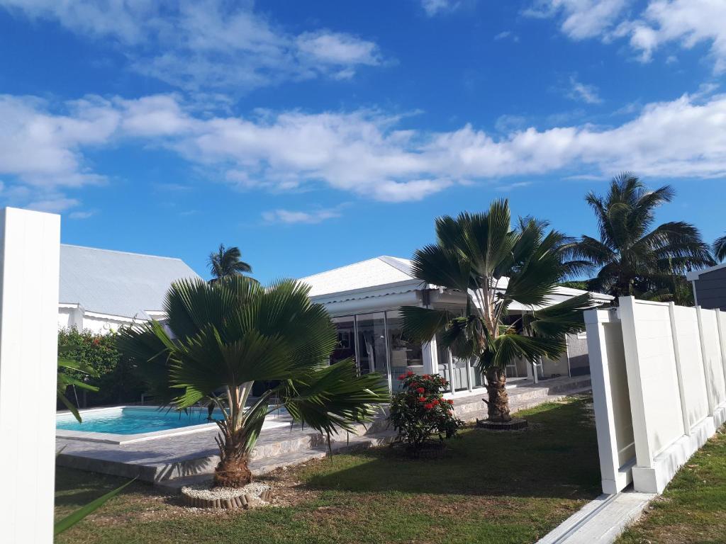 Bazén v ubytování Villa Almeida à 500m de la plage nebo v jeho okolí