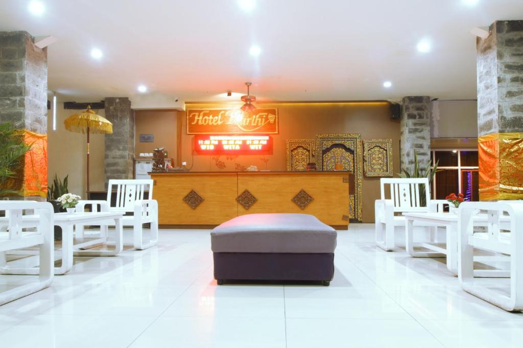 Posezení v ubytování Hotel Karthi Kuta