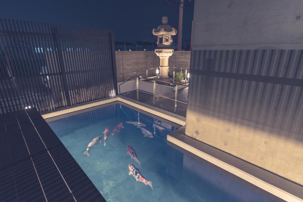 Bazén v ubytování Zen Kyoto Apartment Hotel nebo v jeho okolí