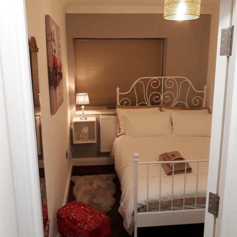 Postel nebo postele na pokoji v ubytování Luxury London Apartment