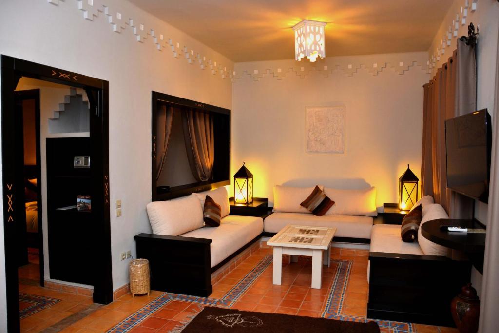 Posezení v ubytování Borjs Hotel Suites & Spa