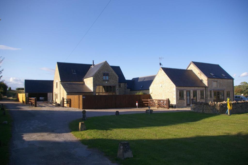 Ty Nant Cottages and Suites