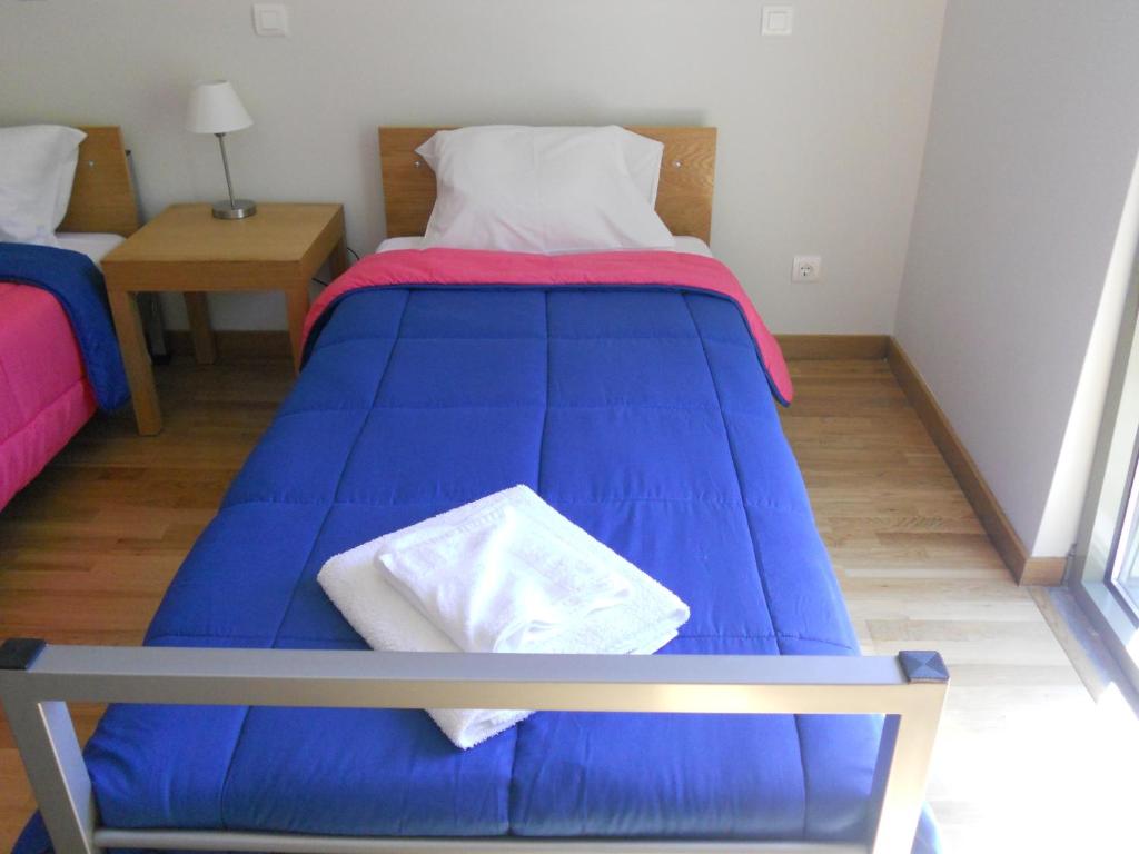 Postel nebo postele na pokoji v ubytování Azores Youth Hostels - São Jorge