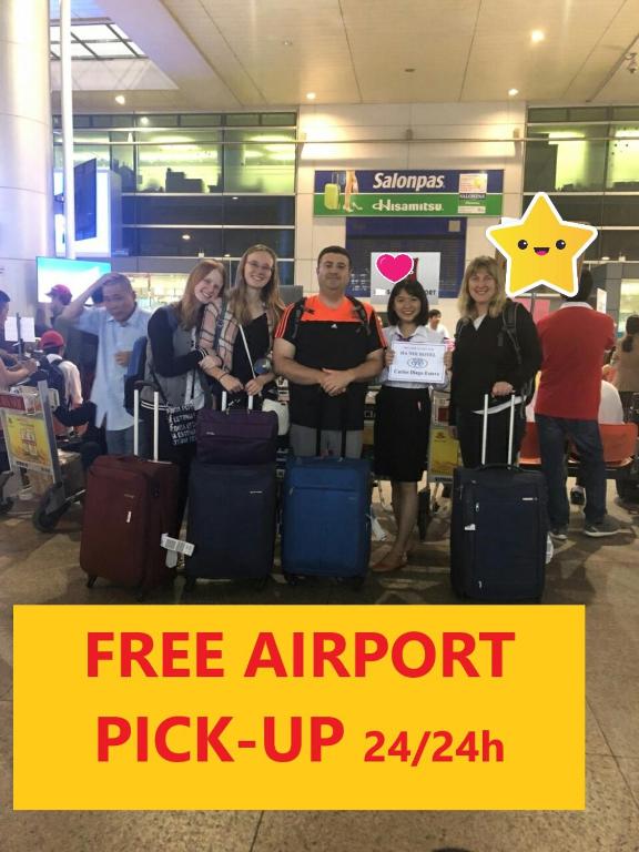 Khách lưu trú tại HA NOI HOTEL near Tan Son Nhat Airport --- FREE Airport Pick-Up and Drop-Off Available 24 Hours a Day