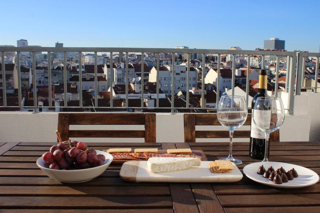 3 BR Penthouse with A/C and Private Terrace