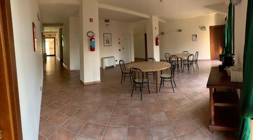 Hotel Riviera Ristorante La Briciola - Housity