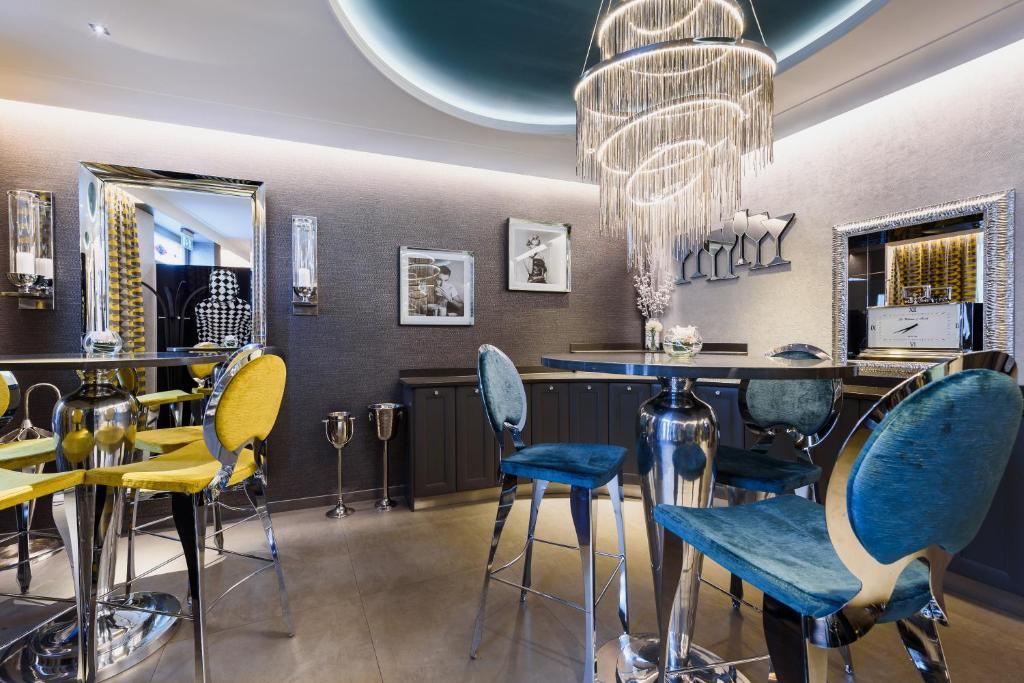 Posezení v ubytování RQ Boutique & Unique Hotel