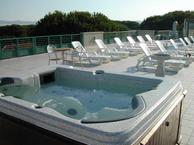 The swimming pool at or close to Affittacamere FloraMare