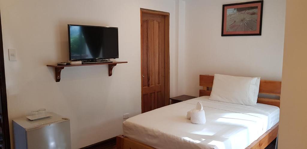 TV a/nebo společenská místnost v ubytování DiveGurus Boracay Beach Resort